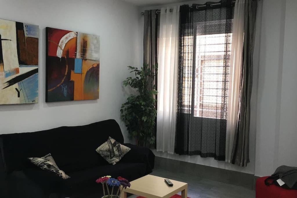 Apartamento A, A 3 Minutos De La Estacion De Bus Y Tren *